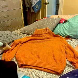 crew neck from aerie, thick material, not itchy